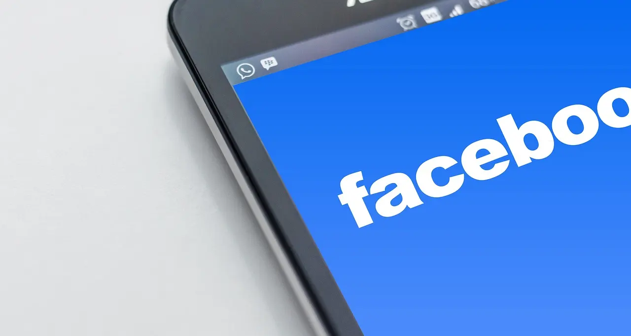 Socials and softwares aliensync